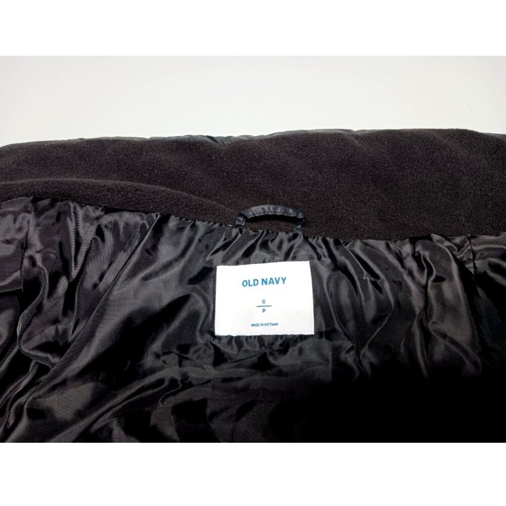NEW, Old Navy Light Weight Puffer Jacket - Picture 5 of 10